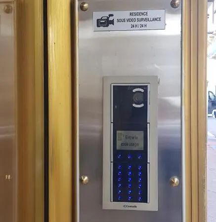 3 Rue Du Commandant Vidal 아파트